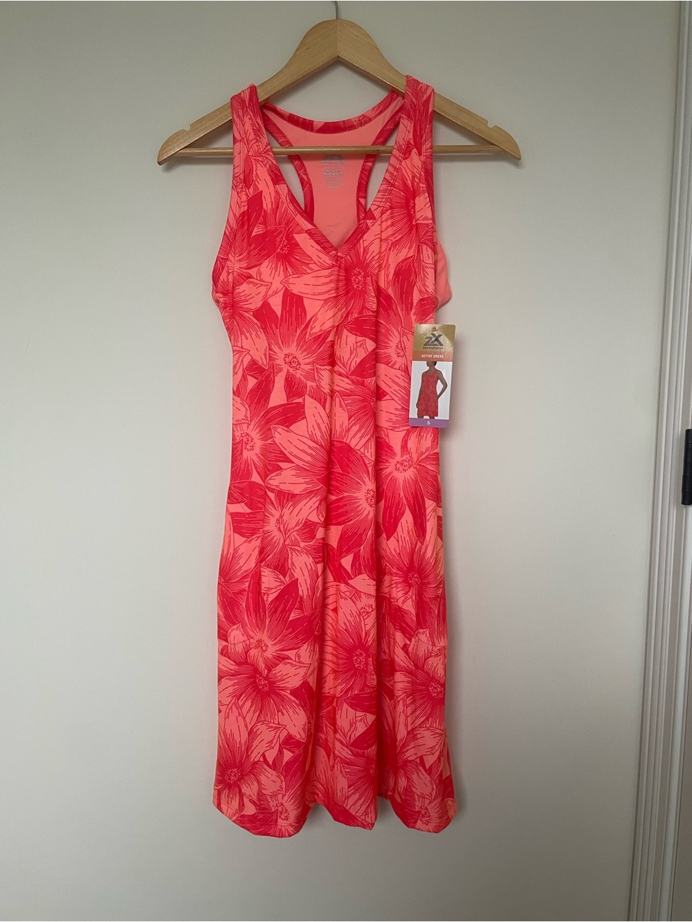 ZeroXposur Athletic Dress Coral Floral UPF 30+ Built-In Bra NWT Size Small